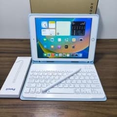 iPad 第6世代 Wi-Fi128GB ケースとキーボードセット、タッチペンのサムネイル