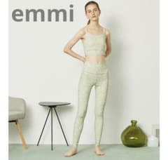 emmi yoga ヨガウェア セットアップ 花柄 - メルカリ