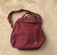 お値下げ 美品 Lululemon 19L ショルダーバックのサムネイル