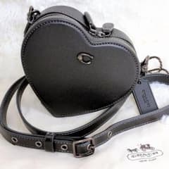 極美品 COACH ハート Crossbody Bag ショルダーバッグ 黒 | Mercari