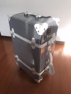 旅行バッグ　スーツケース　中古のサムネイル