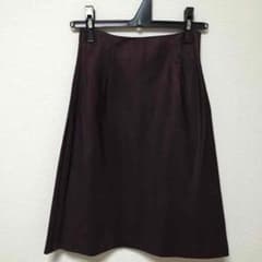 美品  ボルドー色スカートのサムネイル
