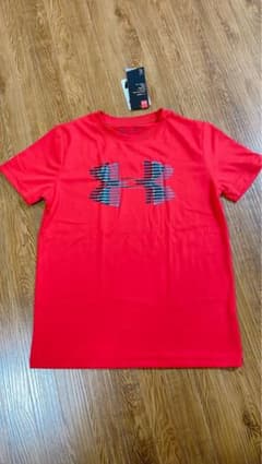 新品　アンダーアーマー　半袖Tシャツ　130 140 ミニバスのサムネイル
