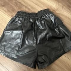 フェイクレザー ショートパンツ ブラック Lサイズのサムネイル