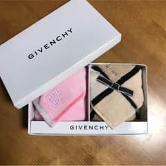 GIVENCHYタオルのサムネイル