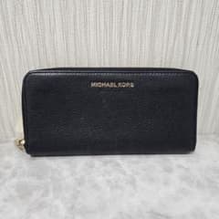 美品 MICHAEL KORS ブラック長財布のサムネイル