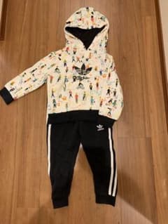 adidas子供セットアップ100㎝のサムネイル