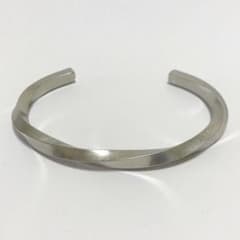 BEAMS ビームスツイストバングルのサムネイル