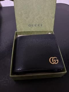 GUCCI2つ折り財布レザー美品のサムネイル