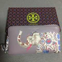 新品未使用 トリーバーチ長財布のサムネイル