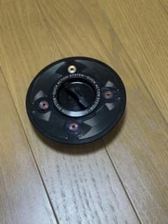 zx25r zx4r タンクキャップ ネジチタン - メルカリ