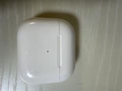 Apple AirPods 第3世代 充電ケース付き 本体のサムネイル