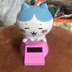 t*n様 ちいかわ ソーラー首振りフィギュアのサムネイル