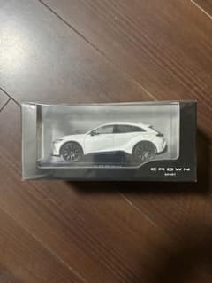 1/30クラウンスポーツCROWN SPORT ホワイト ミニカーのサムネイル