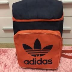 adidasリュックのサムネイル