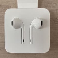 iPhone 純正イヤホン アップル　変換アダプタ付きのサムネイル