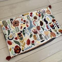 IKEA  刺繍　クッションカバー　長方形　2枚セットのサムネイル