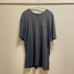 00's NIKE Tシャツ スウォッシュ　ブラック ワンポイント刺繍　古着のサムネイル