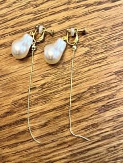 パール型ロングチェーンイヤリング　ウェディングアクセサリーのサムネイル