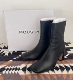 MOUSSY スクエアトゥ ブーツのサムネイル