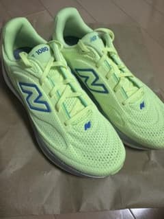 New Balance 1080 ランニングシューズのサムネイル