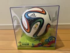 adidasブラズーカ　2014シーズンJリーグ公式球 adidasブラズーカ 2014シーズンJリーグ公式球 Jリーグ、2014年