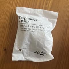 未開封 有線イヤホン 本体のサムネイル