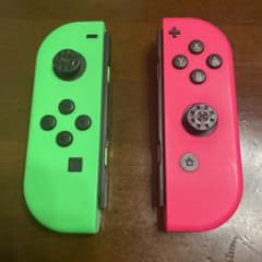Switch純正ジョイコン　ジャンク品（ストラップつき）のサムネイル