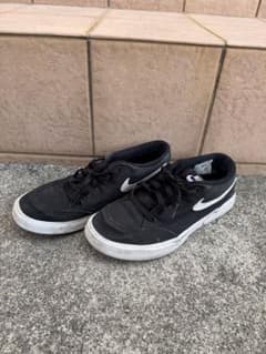 NIKE スニーカー ブラック ローカットのサムネイル