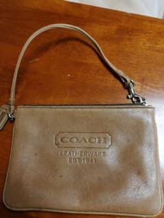 再値下げしました【COACH コーチ】レザーポーチのサムネイル