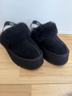 早い者勝ち！UGG ファンケット厚底のサムネイル