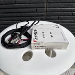 KEYENCE LV-NH32 レーザーセンサー 本体のサムネイル