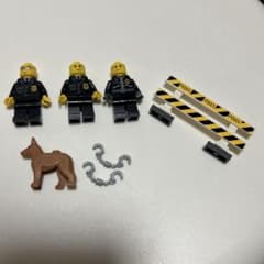 LEGO レゴ ミニフィグ 警察官 3体 警察犬 手錠 柵 まとめ売りのサムネイル