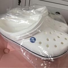 値下げ クロックス  レディース  新品 未開封品  22、5〜23cmのサムネイル