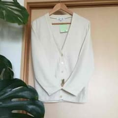新品 ナース カーディガン  白〜アイボリーのサムネイル