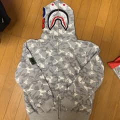 A BATHING APE シャークパーカーのサムネイル