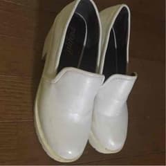 ホワイトのサムネイル