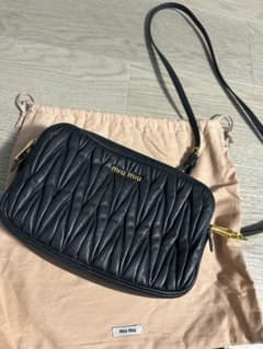 【t様専用】miu miu ショルダーバッグ ブラックのサムネイル