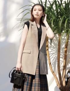 しまむら(HK WORKS LONDON) ジレ ベージュ Mサイズのサムネイル