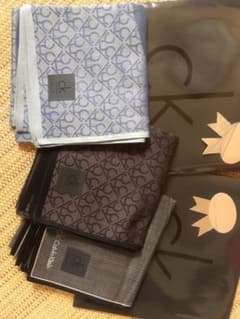 セール中カルバンクライン　新品未使用　ハンカチ　三点セットのサムネイル
