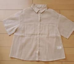 GU 半袖シャツ S クリーム色のサムネイル