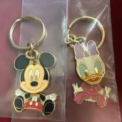 東京ディズニーリゾート ミッキー デイジー キーホルダー 2個セットのサムネイル