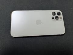 バッテリー100% Apple iPhone 12 Pro シルバー 本体のサムネイル