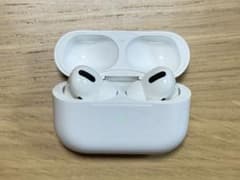 AirPods Pro 第1世代 ジャンク品 充電ケース充電不可 右耳ノイズのサムネイル