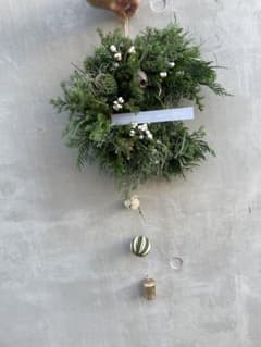 ふわふわとオーナメントの三日月リース　値下げ中