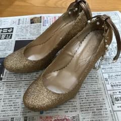 パンプス ゴールド ラメ アクシーズファム 結婚式のサムネイル