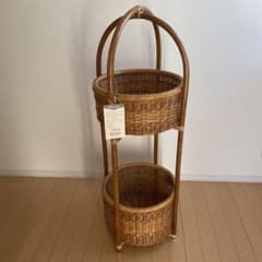 KAZAMA 籐製 ラタン2段バスケット スタンド KAZAMA 籐製 ラタン2段バスケット スタンド - メルカリ