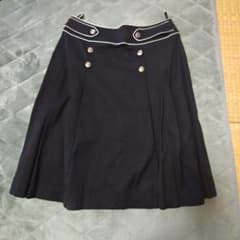 ブラック プリーツスカート ひざ丈のサムネイル