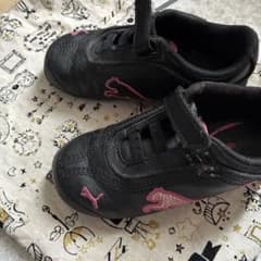 PUMA ブラック ピンク スニーカー ベルクロ　16センチのサムネイル