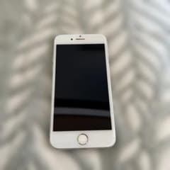 Apple iPhone 7 シルバー 4.7インチのサムネイル
